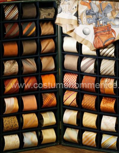 Cravates, lavallières, cravatones, cravallières, ascotts réalisables dans 300 coloris - Caralys Nice - Alpes Maritimes (06)
